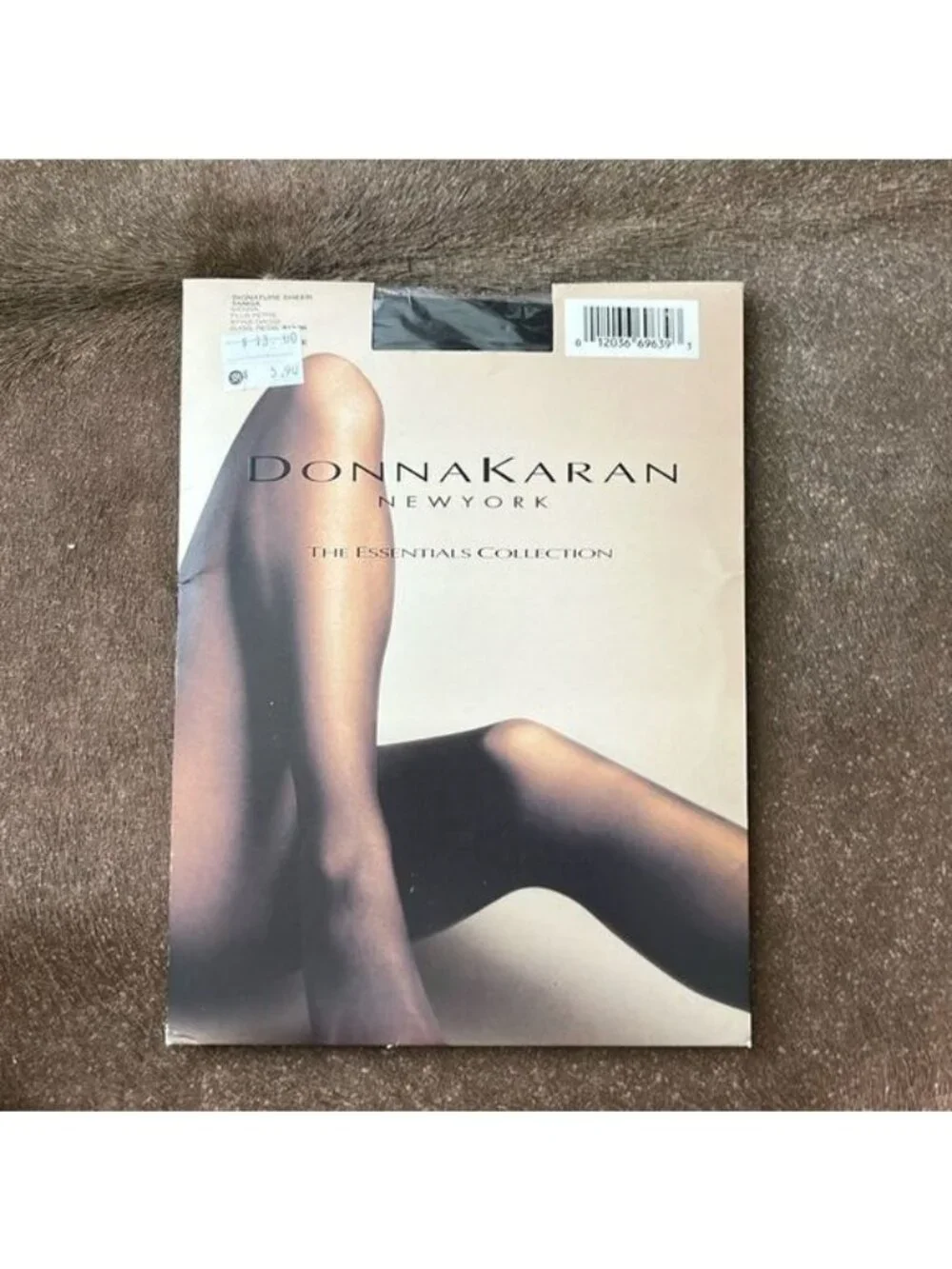 Donna Karan DKNY The Essentials Signature Sheer Tights Pantyhose